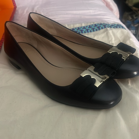 Gorgeous Tory Burch shoes flats - Picture 3 of 8